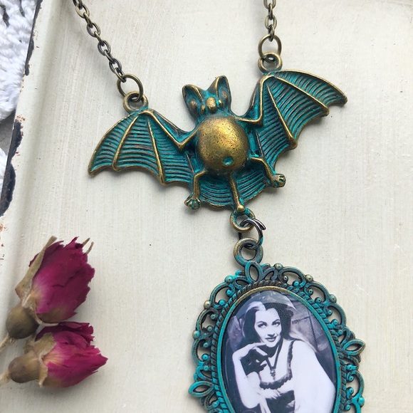 Lily Munster Bat Necklace🦇Gothic•Halloween - Picture 2 of 4